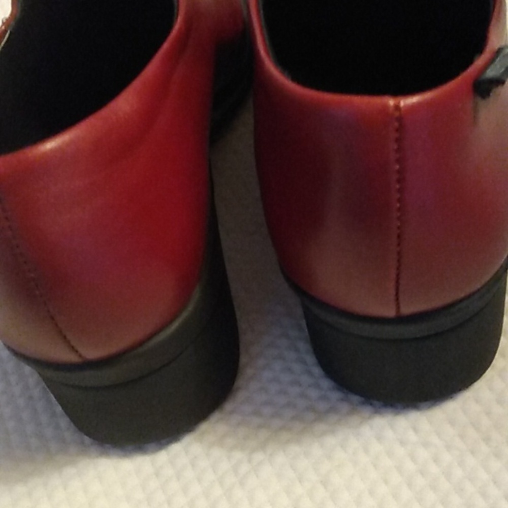 Mephisto Red Leather Slip-On Shoes 7.5 - Picture 3 of 8